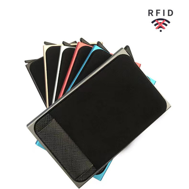 लोचदार ब्याक पाउचको साथ स्वचालित पप अप RFID एल्युमिनियम वालेट